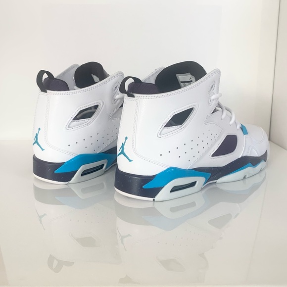 Jordan Sneakers - Picture 4 of 11